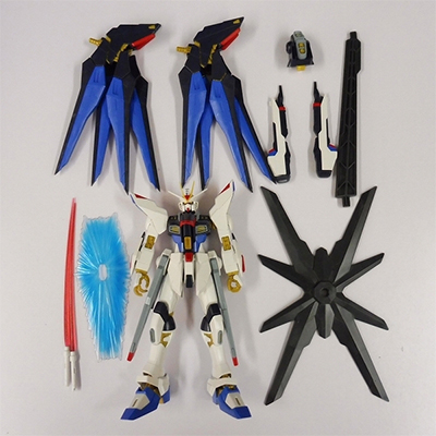 ストライクフリーダムガンダム 機動戦士ガンダムSEED DESTINY MG バンダイ 1/100